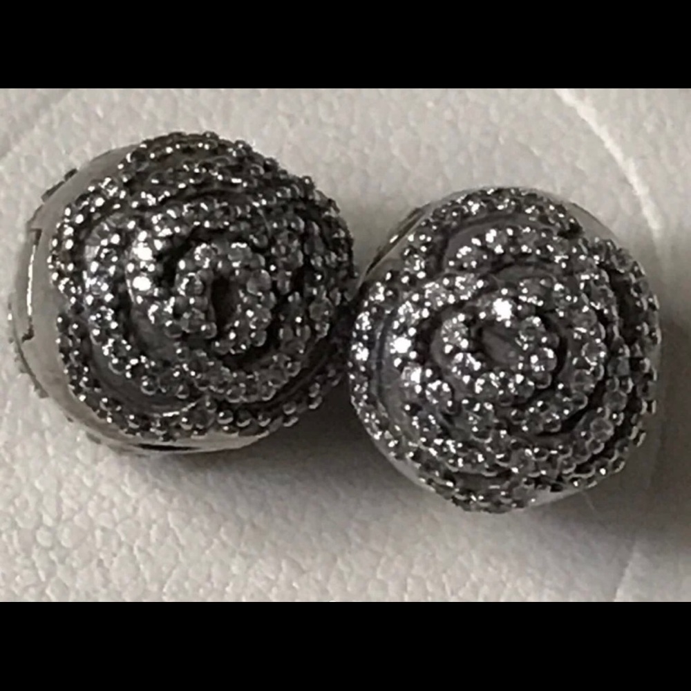 Pandora clip